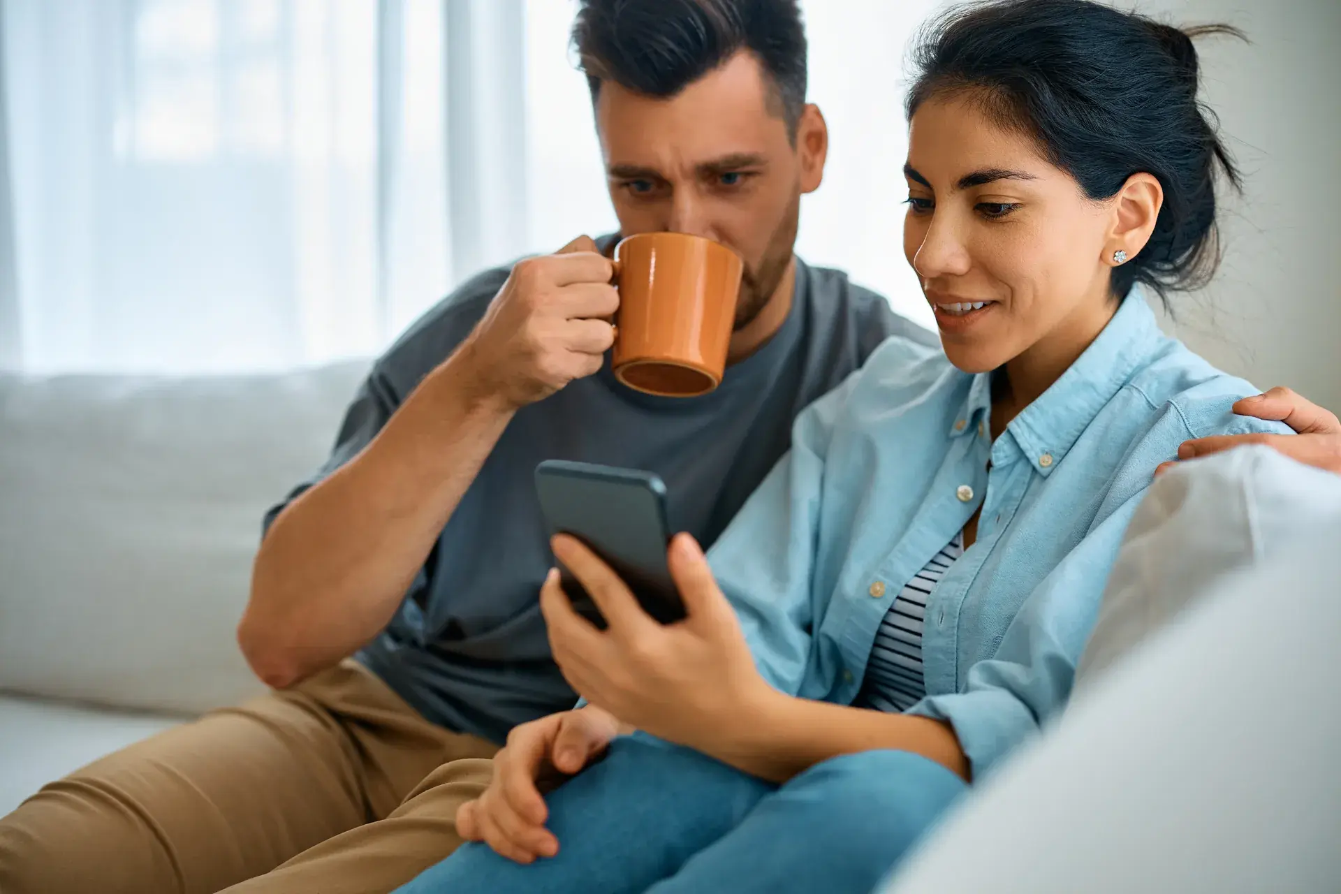 couple-discussing-documents